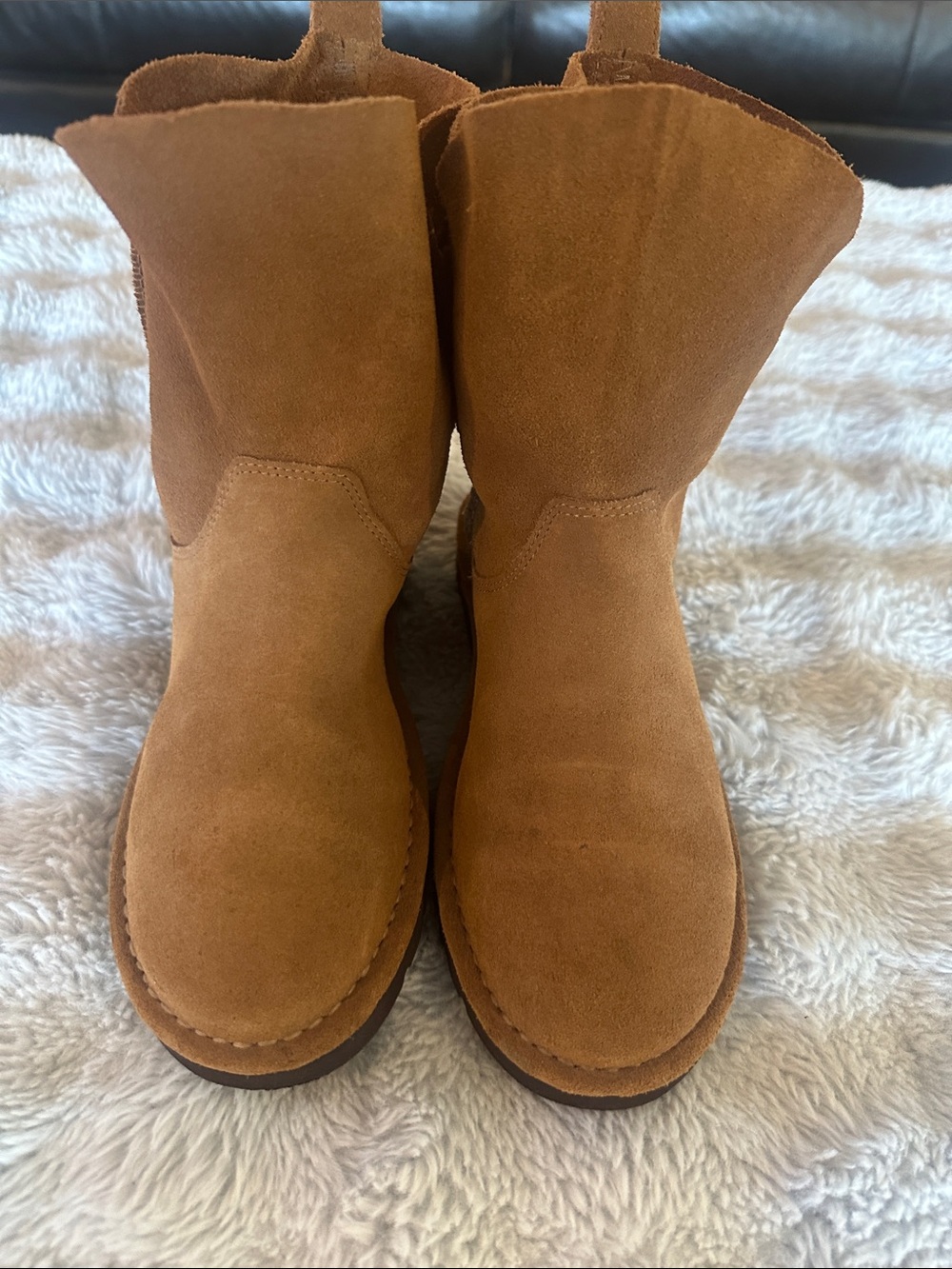 UGG Alida Chestnut Suede Ankle Boots Women’s Size 6